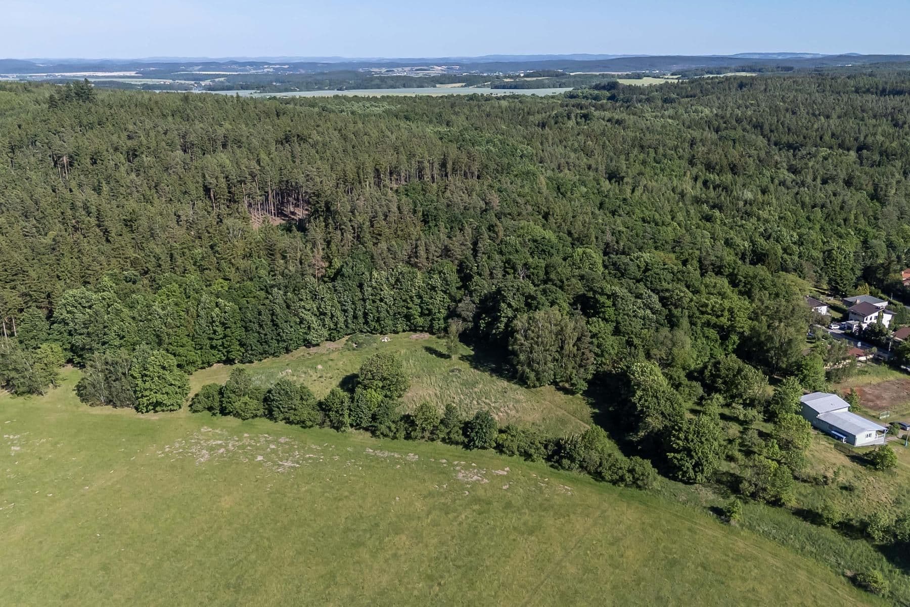 Prodej pozemku 4.612 m², Hluboš, Středočeský kraj Prodej pozemku 4.612 m², Hluboš, Středočeský kraj