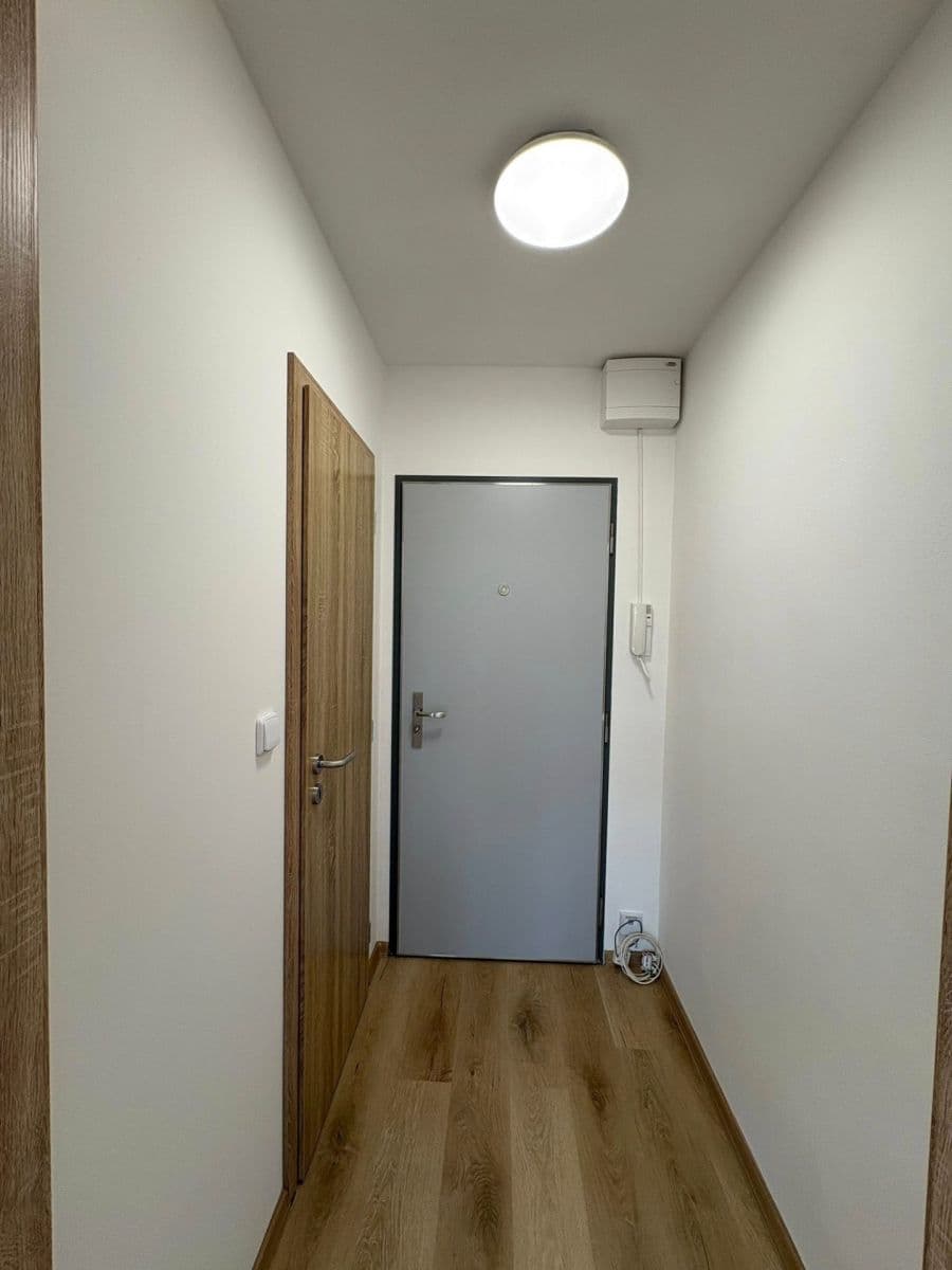 Pronájem bytu 1+kk 20 m², Železničářská, Česká Lípa, Liberecký kraj Pronájem bytu 1+kk 20 m², Železničářská, Česká Lípa, Liberecký kraj