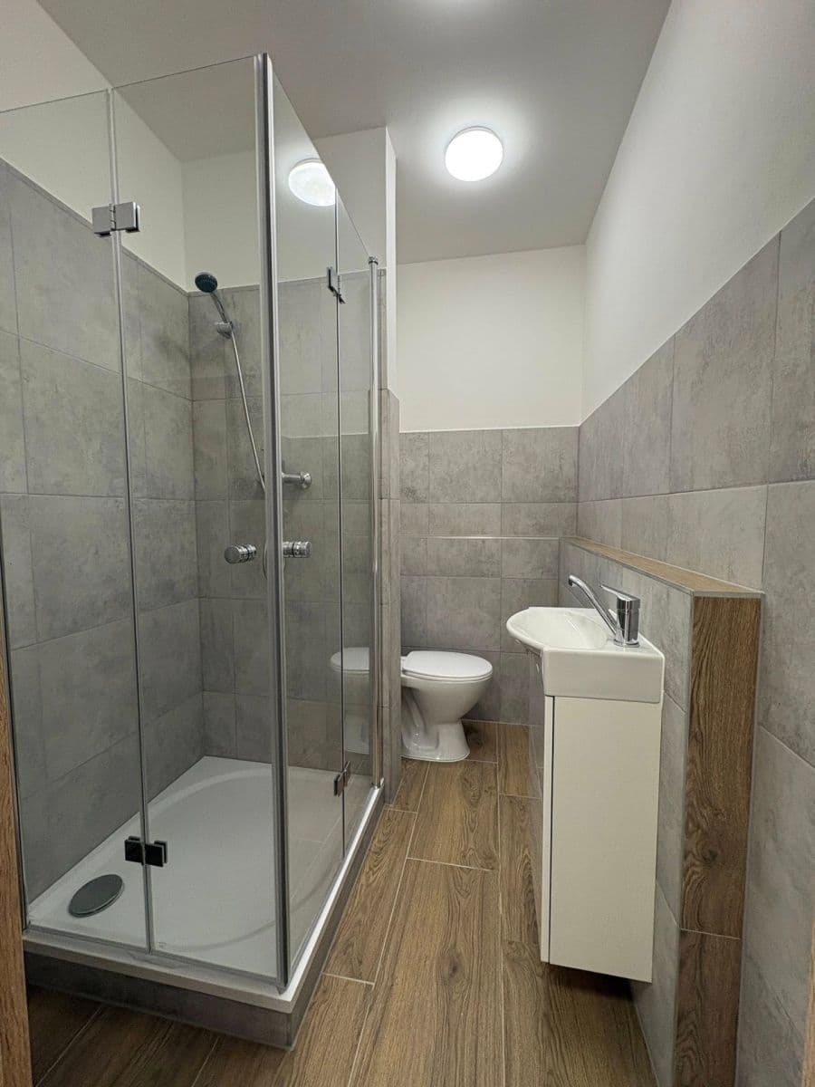 Pronájem bytu 1+kk 20 m², Železničářská, Česká Lípa, Liberecký kraj Pronájem bytu 1+kk 20 m², Železničářská, Česká Lípa, Liberecký kraj