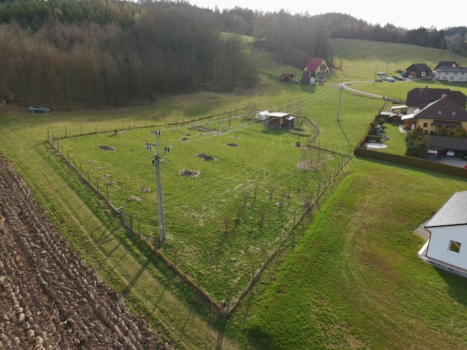Prodej pozemku 3.224 m², Dlouhoňovice, Pardubický kraj Prodej pozemku 3.224 m², Dlouhoňovice, Pardubický kraj