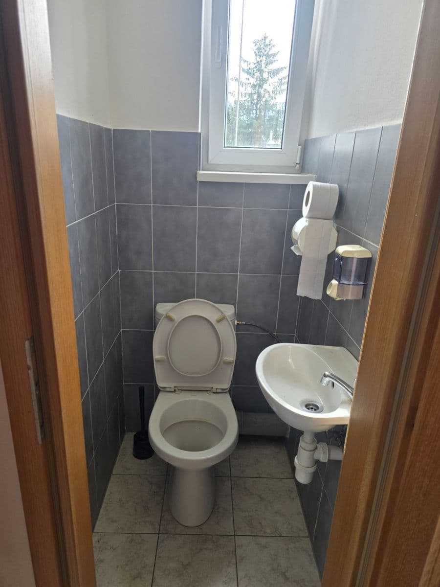 Pronájem kanceláře 105 m², Čerčanská, Praha, Praha Pronájem kanceláře 105 m², Čerčanská, Praha, Praha