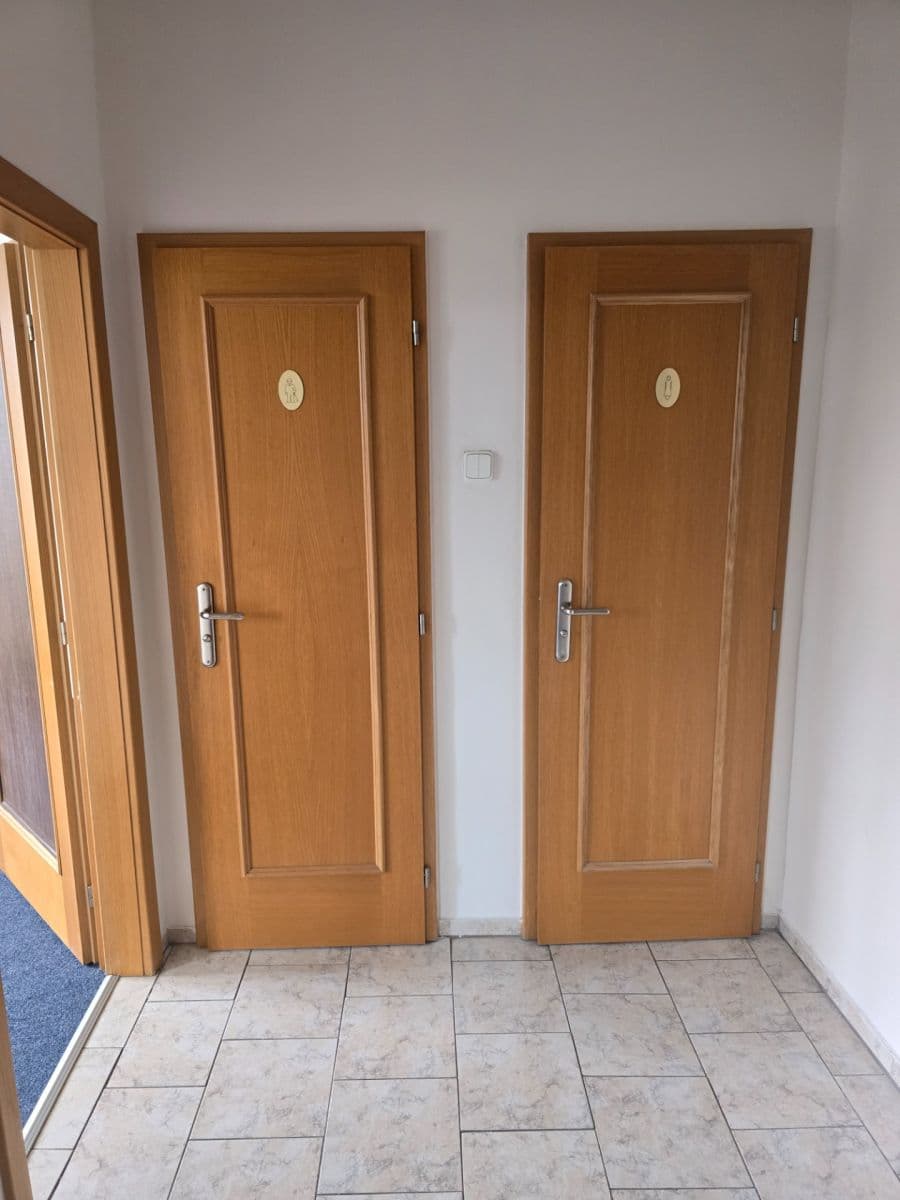 Pronájem kanceláře 105 m², Čerčanská, Praha, Praha Pronájem kanceláře 105 m², Čerčanská, Praha, Praha