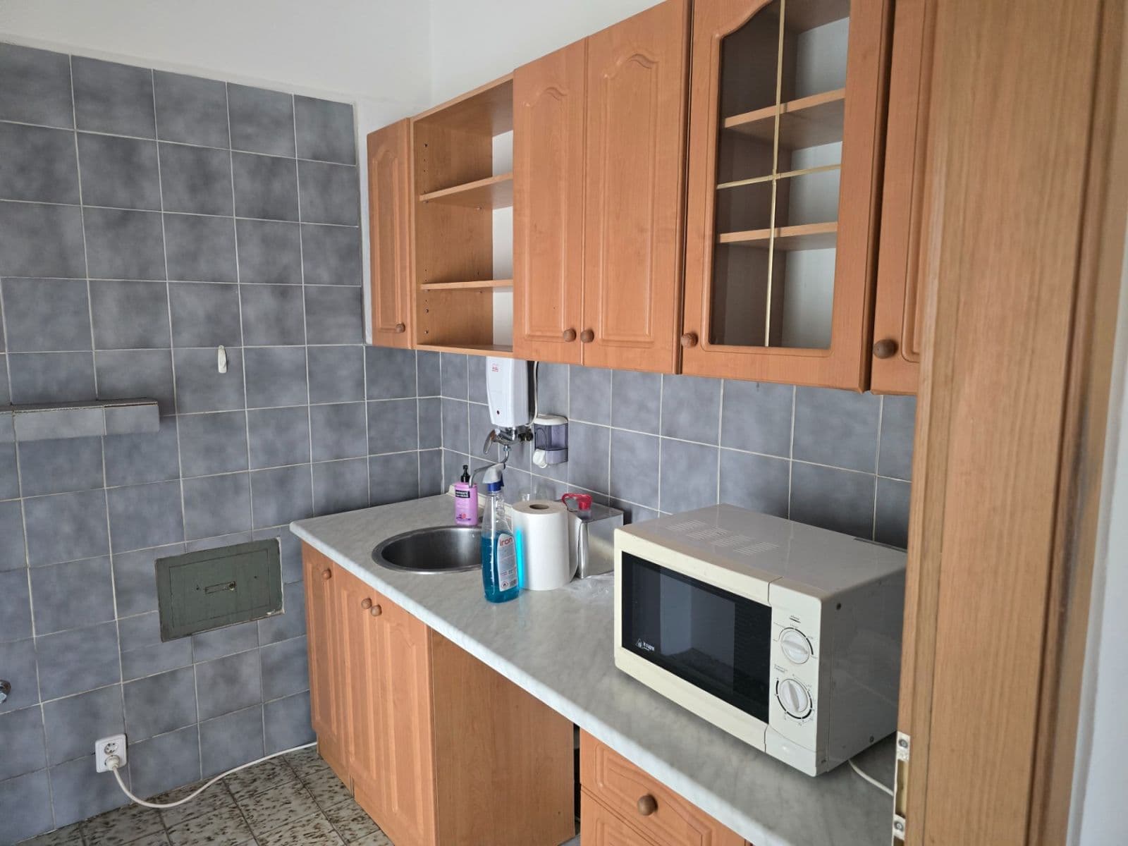Pronájem kanceláře 105 m², Čerčanská, Praha, Praha Pronájem kanceláře 105 m², Čerčanská, Praha, Praha