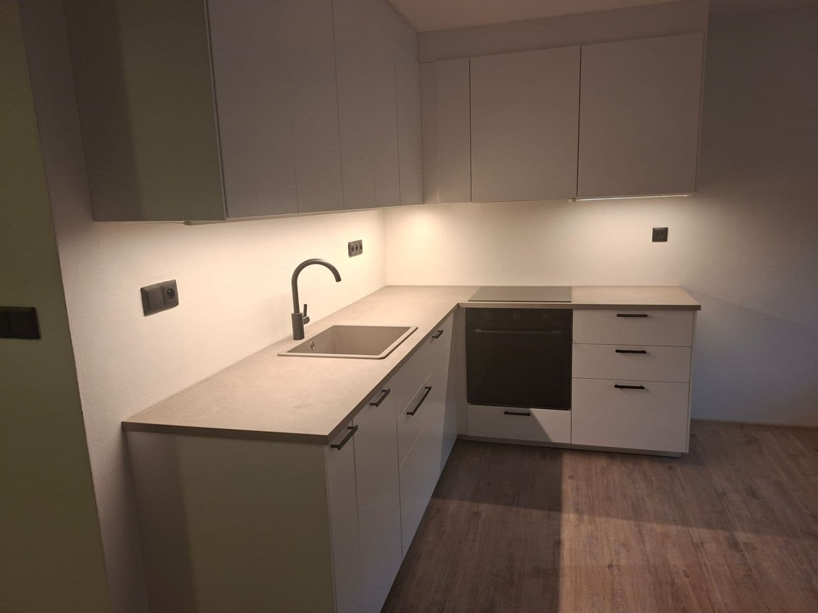 Prodej bytu 3+kk 60 m², Veltruská, Praha, Praha Prodej bytu 3+kk 60 m², Veltruská, Praha, Praha
