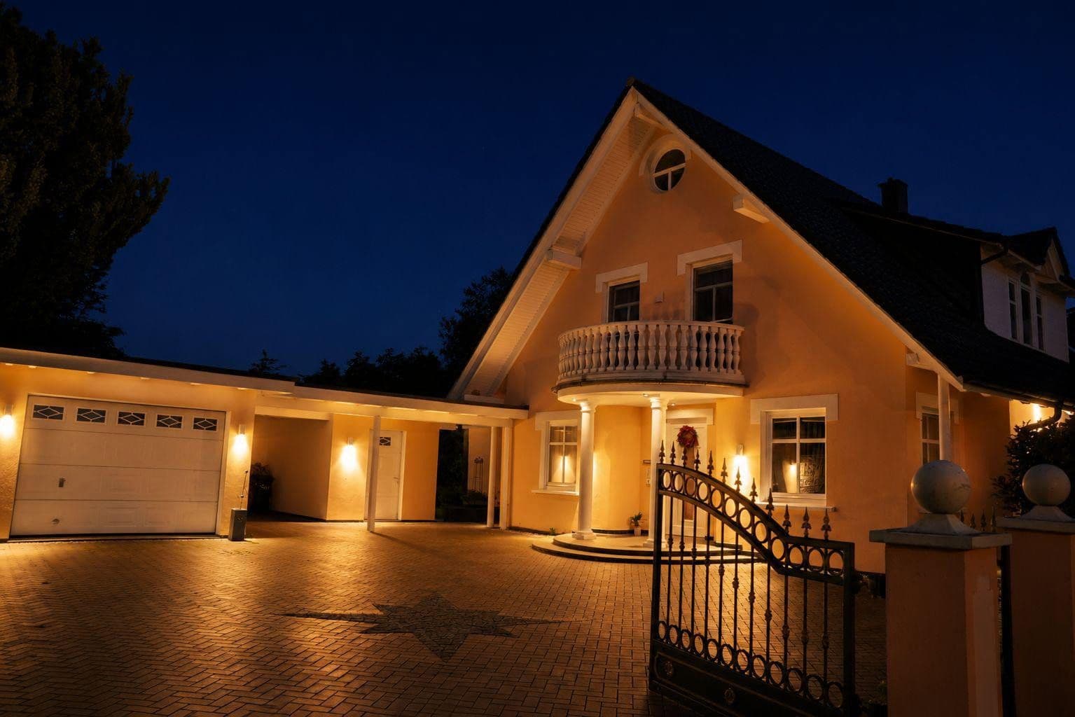 Prodej domu 200 m², pozemek 2.094 m², Lilienthal, Dolní Sasko Prodej domu 200 m², pozemek 2.094 m², Lilienthal, Dolní Sasko