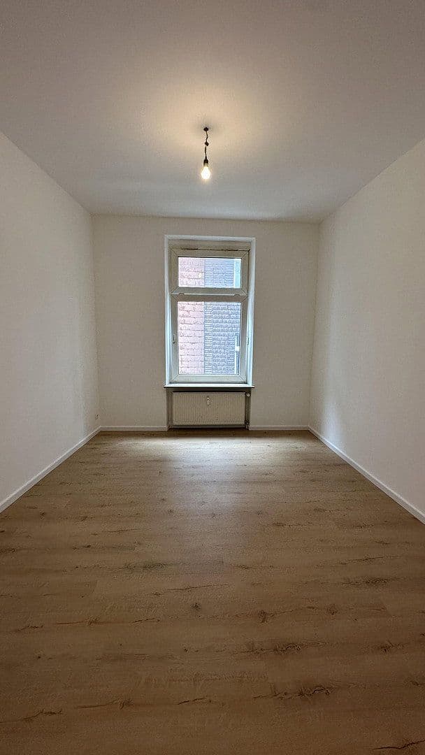 Pronájem bytu 4+1 95 m², Wuppertal, Severní Porýní-Vestfálsko Pronájem bytu 4+1 95 m², Wuppertal, Severní Porýní-Vestfálsko