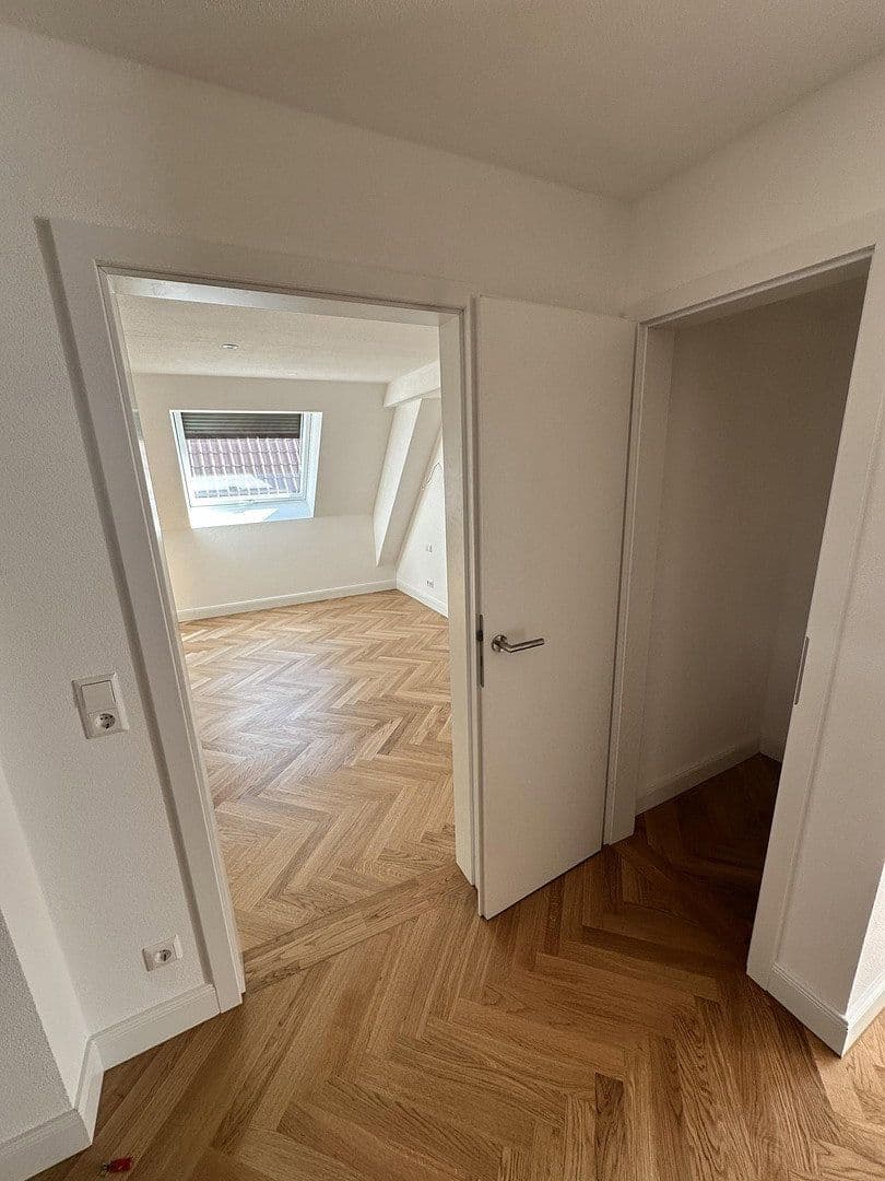 Pronájem bytu 1+kk 75 m², Waldenbucherstraße 37, Aichtal, Bádensko-Württembersko Pronájem bytu 1+kk 75 m², Waldenbucherstraße 37, Aichtal, Bádensko-Württembersko