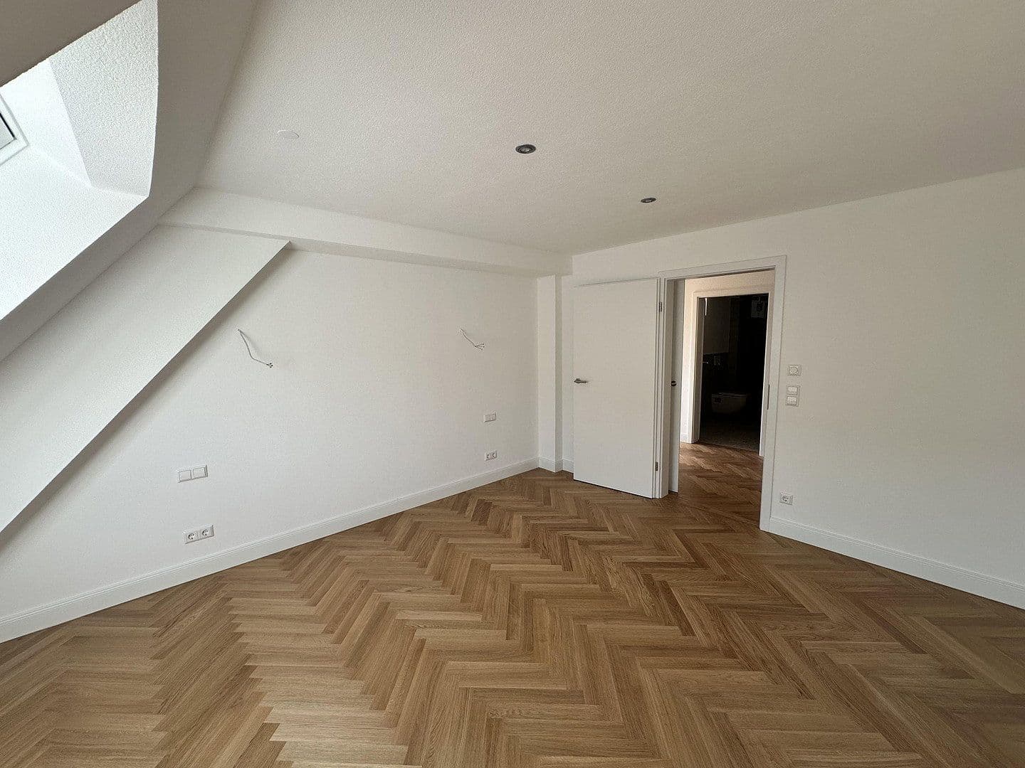 Pronájem bytu 1+kk 75 m², Waldenbucherstraße 37, Aichtal, Bádensko-Württembersko Pronájem bytu 1+kk 75 m², Waldenbucherstraße 37, Aichtal, Bádensko-Württembersko