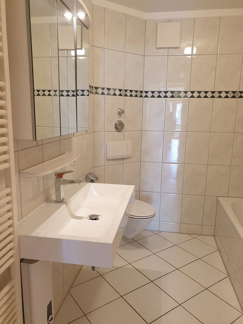 Pronájem bytu 3+kk 115 m², Obertorstr. 7, Gerlingen, Bádensko-Württembersko Pronájem bytu 3+kk 115 m², Obertorstr. 7, Gerlingen, Bádensko-Württembersko