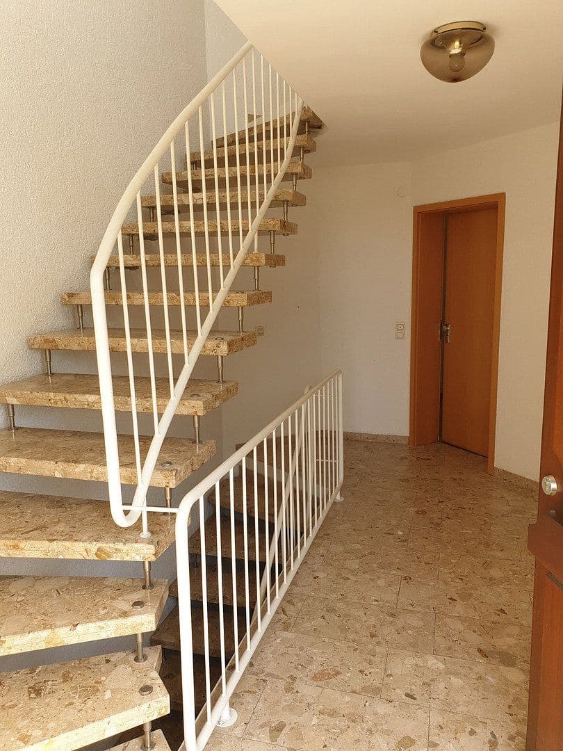 Pronájem bytu 3+kk 115 m², Obertorstr. 7, Gerlingen, Bádensko-Württembersko Pronájem bytu 3+kk 115 m², Obertorstr. 7, Gerlingen, Bádensko-Württembersko