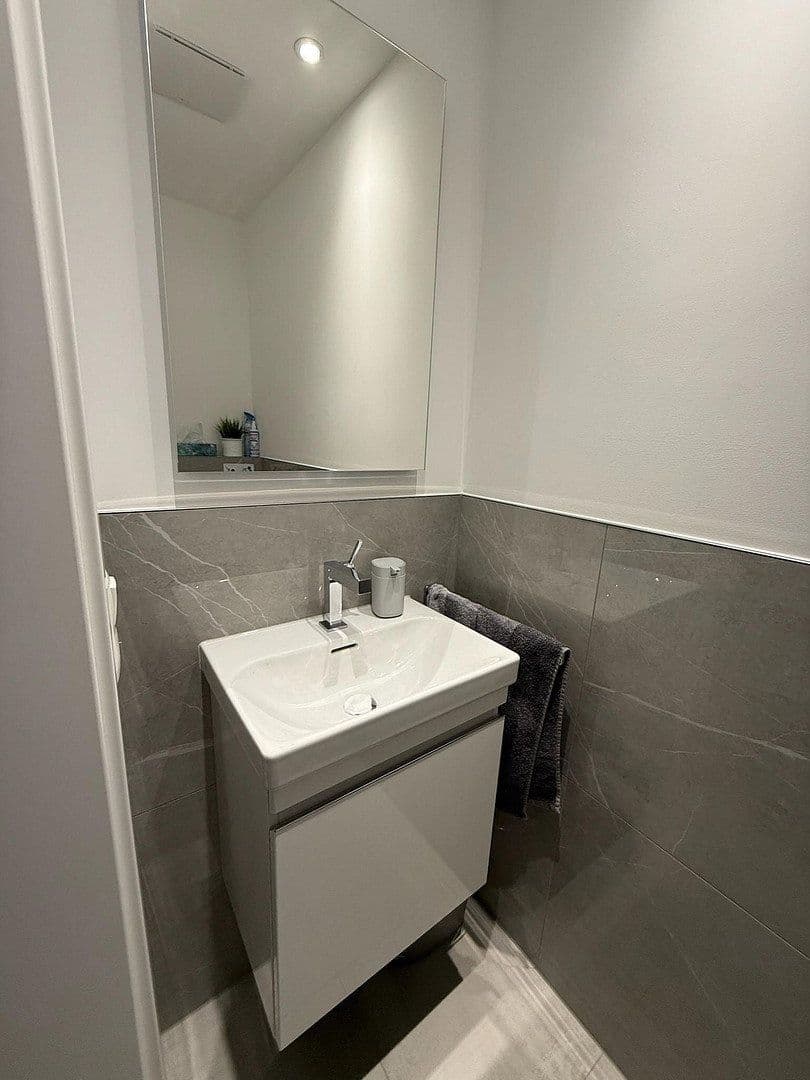 Prodej bytu 4+1 138 m², Am See 12, Haar, Bavorsko Prodej bytu 4+1 138 m², Am See 12, Haar, Bavorsko
