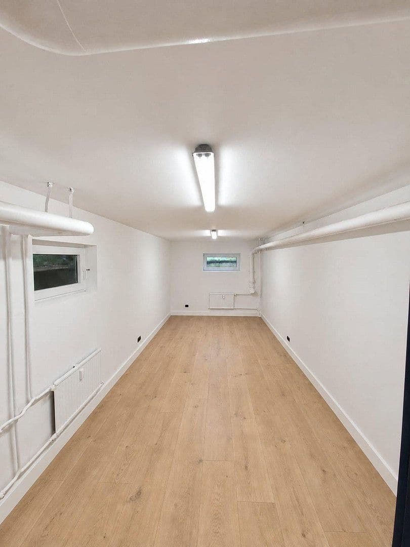 Pronájem nebytového prostoru 25 m², Bergisch Gladbach, Severní Porýní-Vestfálsko Pronájem nebytového prostoru 25 m², Bergisch Gladbach, Severní Porýní-Vestfálsko