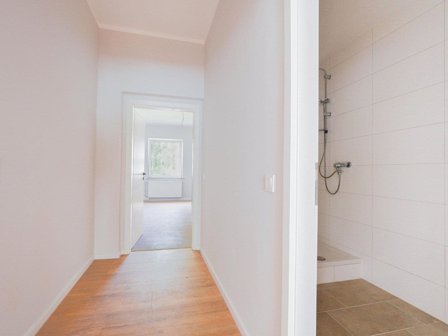 Pronájem bytu 2+1 65 m², Siemensstraße 52, Düsseldorf, Severní Porýní-Vestfálsko Pronájem bytu 2+1 65 m², Siemensstraße 52, Düsseldorf, Severní Porýní-Vestfálsko