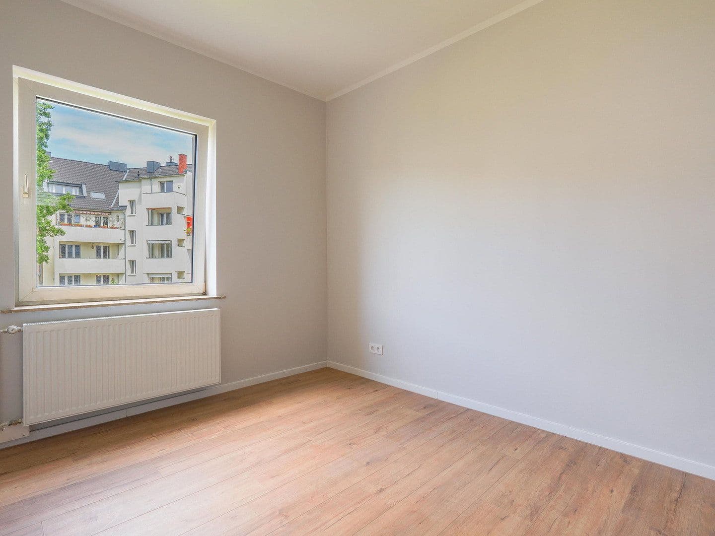 Pronájem bytu 2+1 65 m², Siemensstraße 52, Düsseldorf, Severní Porýní-Vestfálsko Pronájem bytu 2+1 65 m², Siemensstraße 52, Düsseldorf, Severní Porýní-Vestfálsko
