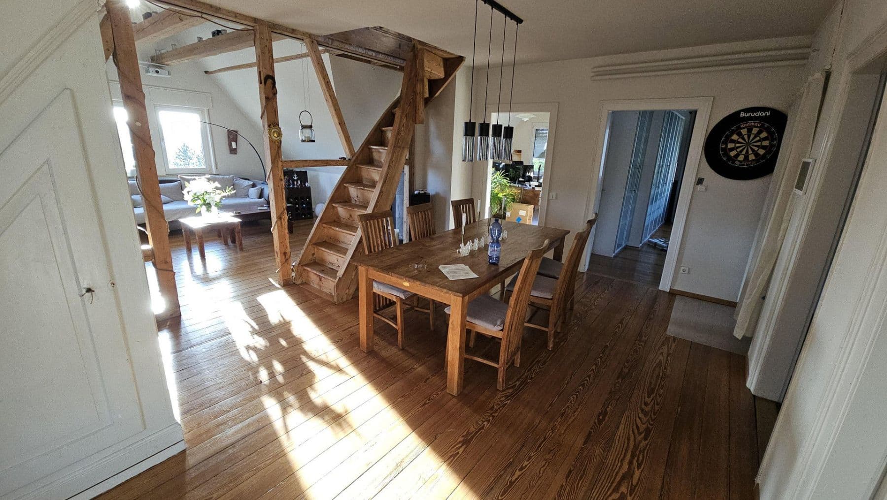 Prodej bytu 4+1 125 m², Stuttgart, Bádensko-Württembersko Prodej bytu 4+1 125 m², Stuttgart, Bádensko-Württembersko