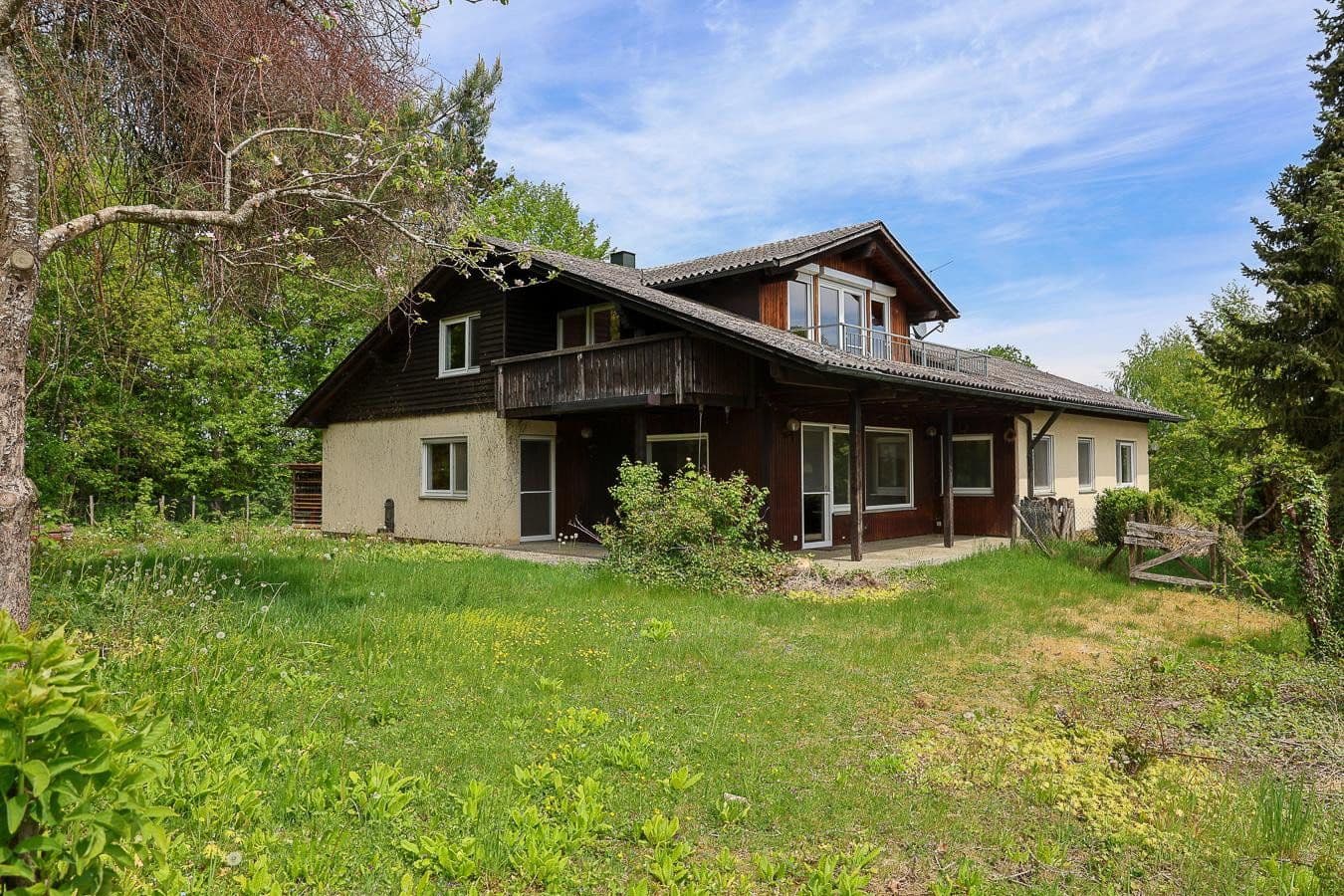 Prodej domu 222 m², pozemek 912 m², Hayingen, Bádensko-Württembersko Prodej domu 222 m², pozemek 912 m², Hayingen, Bádensko-Württembersko