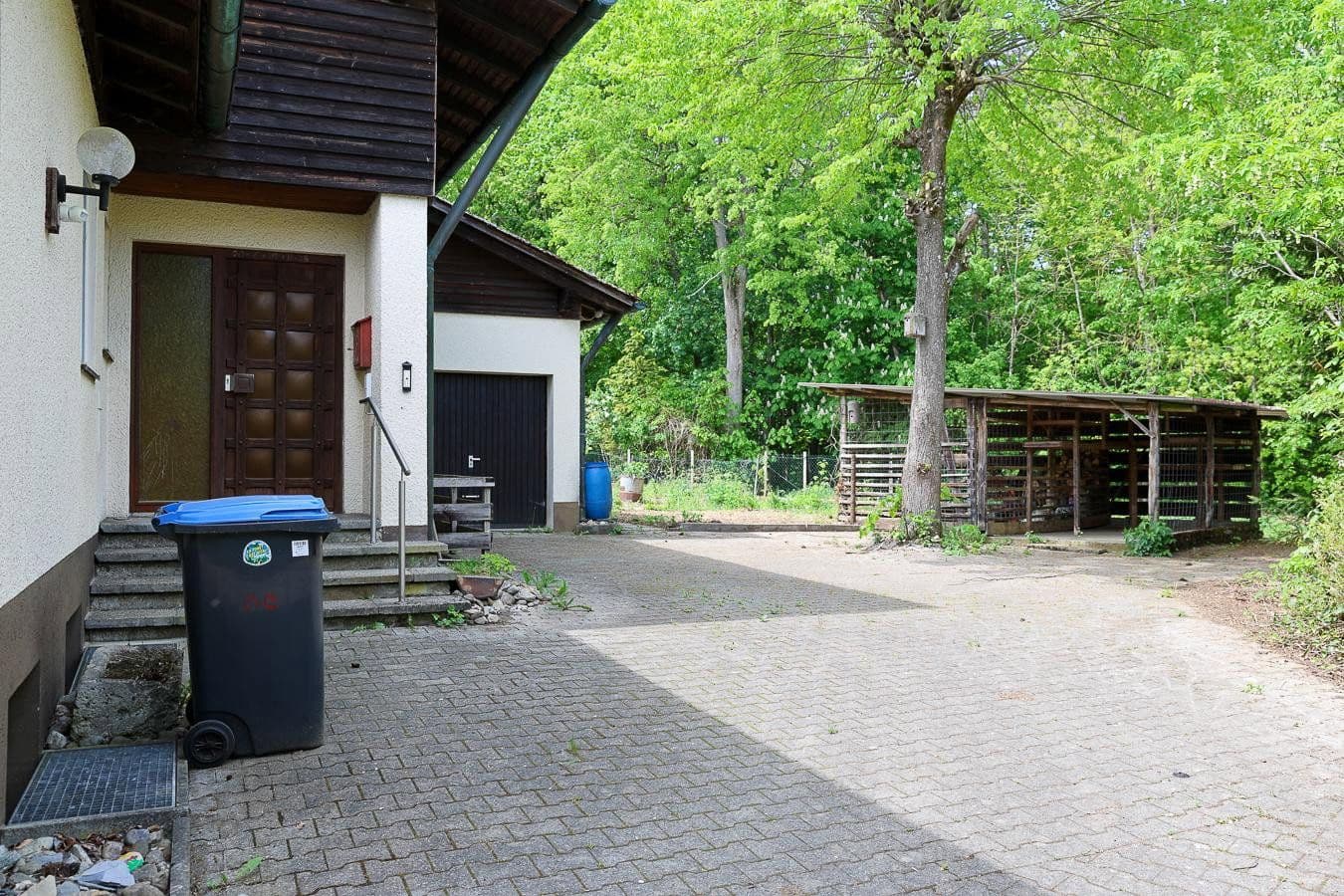 Prodej domu 222 m², pozemek 912 m², Hayingen, Bádensko-Württembersko Prodej domu 222 m², pozemek 912 m², Hayingen, Bádensko-Württembersko