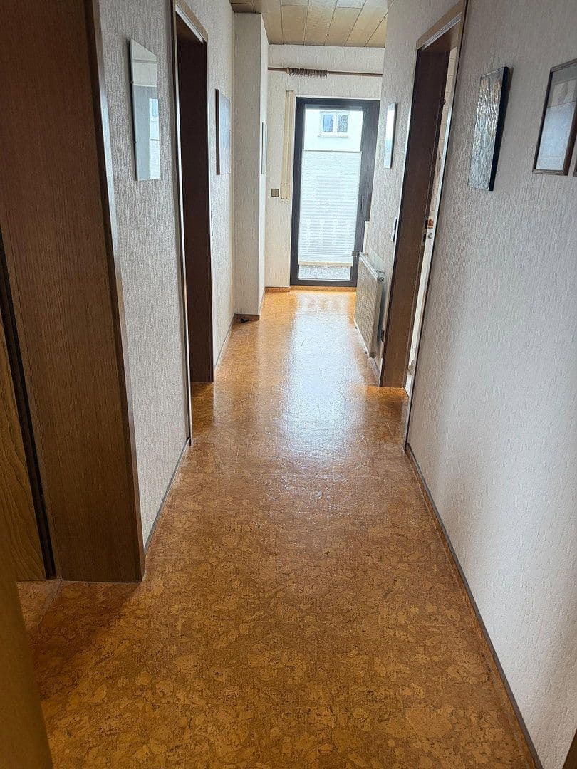 Prodej domu 161 m², pozemek 669 m², Ringstraße 83, Weitersburg, Porýní-Falc Prodej domu 161 m², pozemek 669 m², Ringstraße 83, Weitersburg, Porýní-Falc