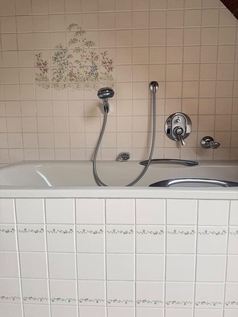Prodej domu 161 m², pozemek 669 m², Ringstraße 83, Weitersburg, Porýní-Falc Prodej domu 161 m², pozemek 669 m², Ringstraße 83, Weitersburg, Porýní-Falc