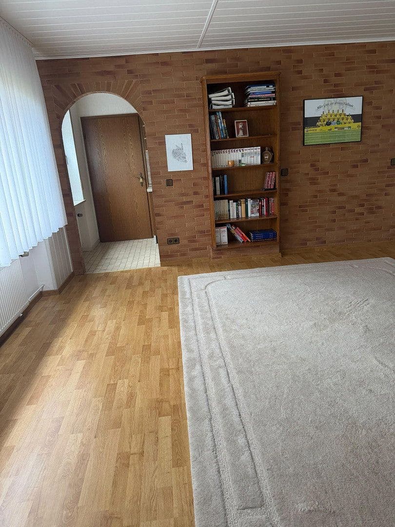 Prodej domu 161 m², pozemek 669 m², Ringstraße 83, Weitersburg, Porýní-Falc Prodej domu 161 m², pozemek 669 m², Ringstraße 83, Weitersburg, Porýní-Falc