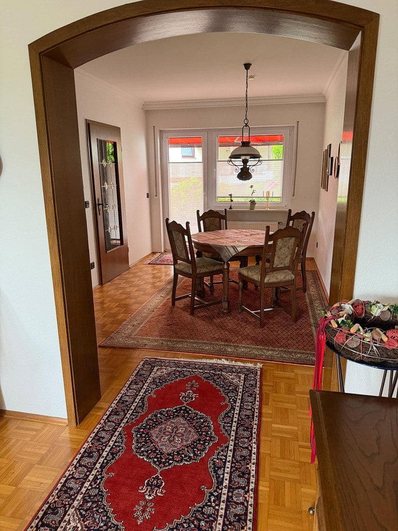 Prodej domu 161 m², pozemek 669 m², Ringstraße 83, Weitersburg, Porýní-Falc Prodej domu 161 m², pozemek 669 m², Ringstraße 83, Weitersburg, Porýní-Falc