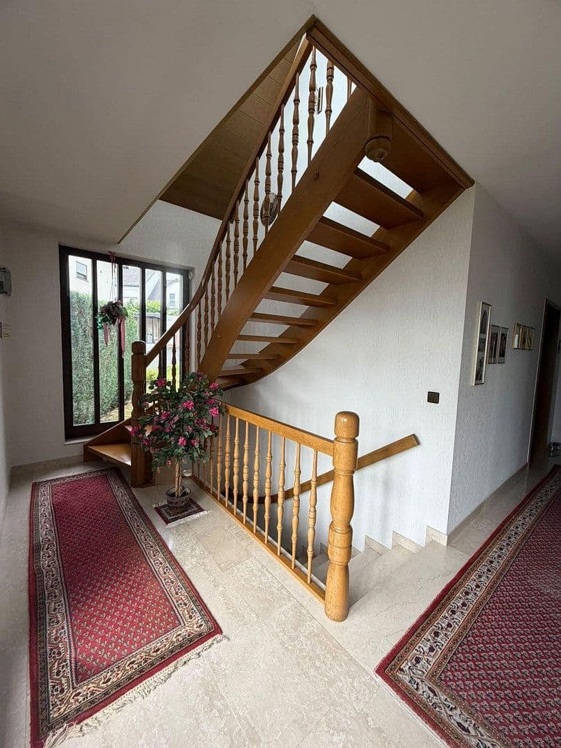 Prodej domu 161 m², pozemek 669 m², Ringstraße 83, Weitersburg, Porýní-Falc Prodej domu 161 m², pozemek 669 m², Ringstraße 83, Weitersburg, Porýní-Falc
