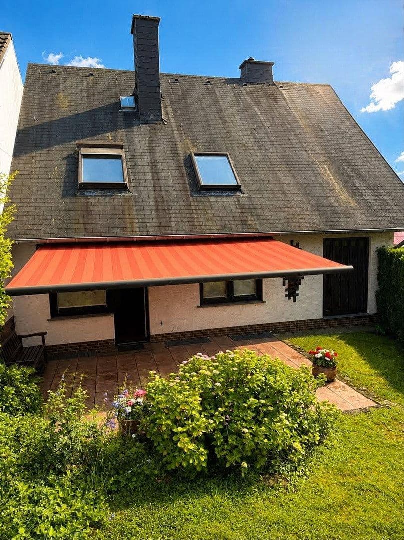 Prodej domu 161 m², pozemek 669 m², Ringstraße 83, Weitersburg, Porýní-Falc Prodej domu 161 m², pozemek 669 m², Ringstraße 83, Weitersburg, Porýní-Falc