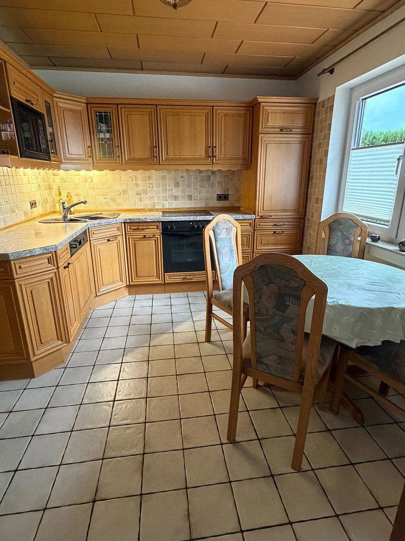 Prodej domu 161 m², pozemek 669 m², Ringstraße 83, Weitersburg, Porýní-Falc Prodej domu 161 m², pozemek 669 m², Ringstraße 83, Weitersburg, Porýní-Falc