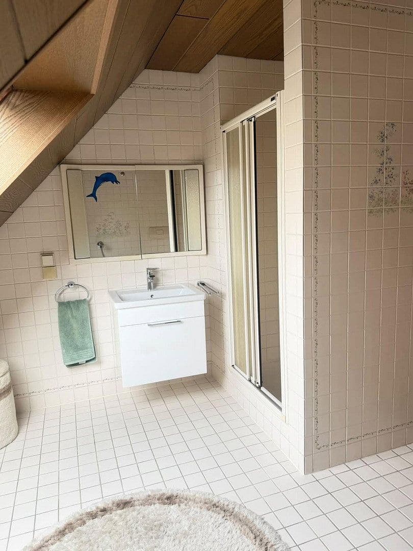Prodej domu 161 m², pozemek 669 m², Ringstraße 83, Weitersburg, Porýní-Falc Prodej domu 161 m², pozemek 669 m², Ringstraße 83, Weitersburg, Porýní-Falc