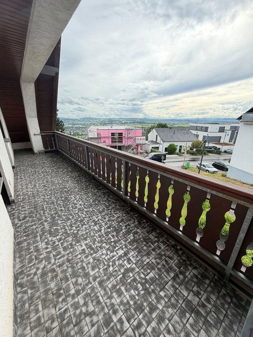 Prodej domu 161 m², pozemek 669 m², Ringstraße 83, Weitersburg, Porýní-Falc Prodej domu 161 m², pozemek 669 m², Ringstraße 83, Weitersburg, Porýní-Falc