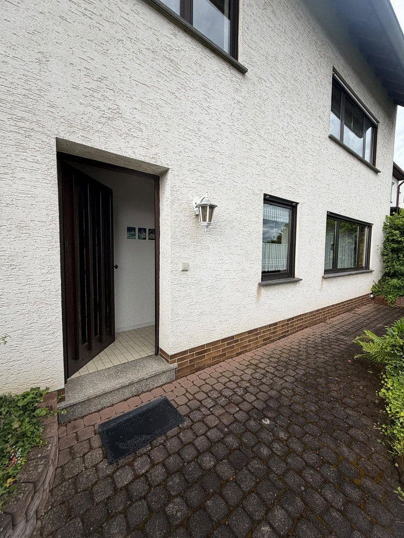 Prodej domu 161 m², pozemek 669 m², Ringstraße 83, Weitersburg, Porýní-Falc Prodej domu 161 m², pozemek 669 m², Ringstraße 83, Weitersburg, Porýní-Falc
