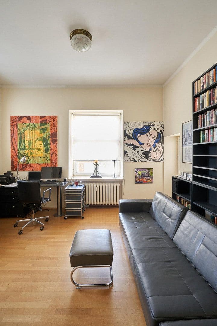 Prodej bytu 6+1 178 m², Düsseldorf, Severní Porýní-Vestfálsko Prodej bytu 6+1 178 m², Düsseldorf, Severní Porýní-Vestfálsko