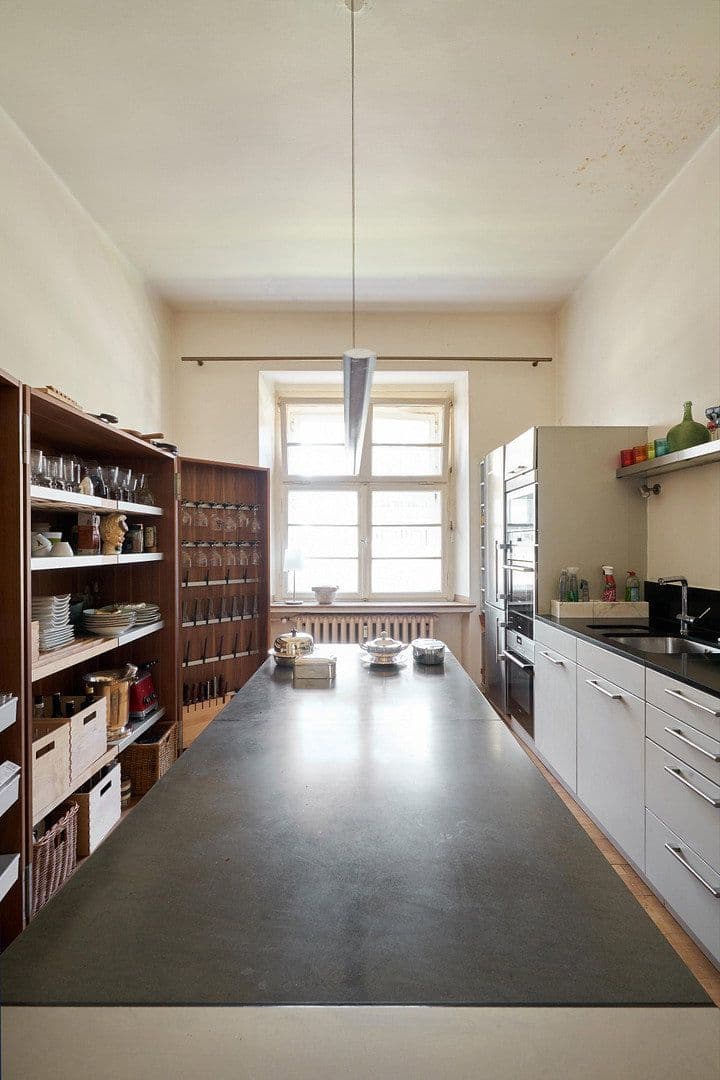 Prodej bytu 6+1 178 m², Düsseldorf, Severní Porýní-Vestfálsko Prodej bytu 6+1 178 m², Düsseldorf, Severní Porýní-Vestfálsko