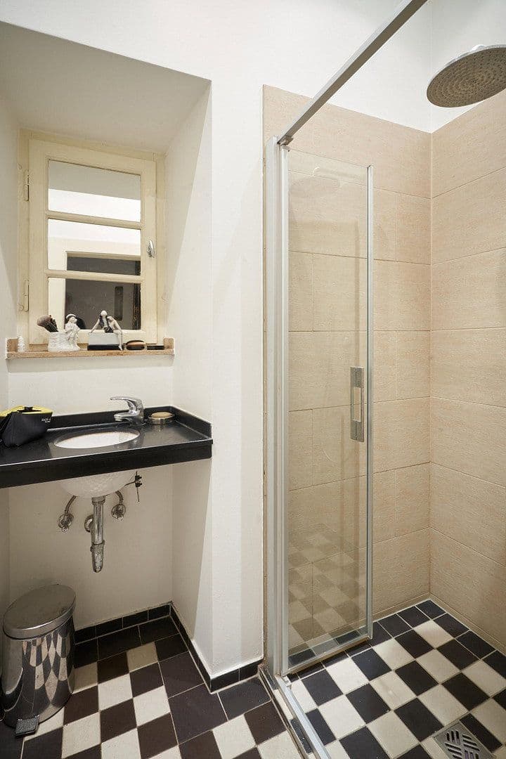 Prodej bytu 6+1 178 m², Düsseldorf, Severní Porýní-Vestfálsko Prodej bytu 6+1 178 m², Düsseldorf, Severní Porýní-Vestfálsko