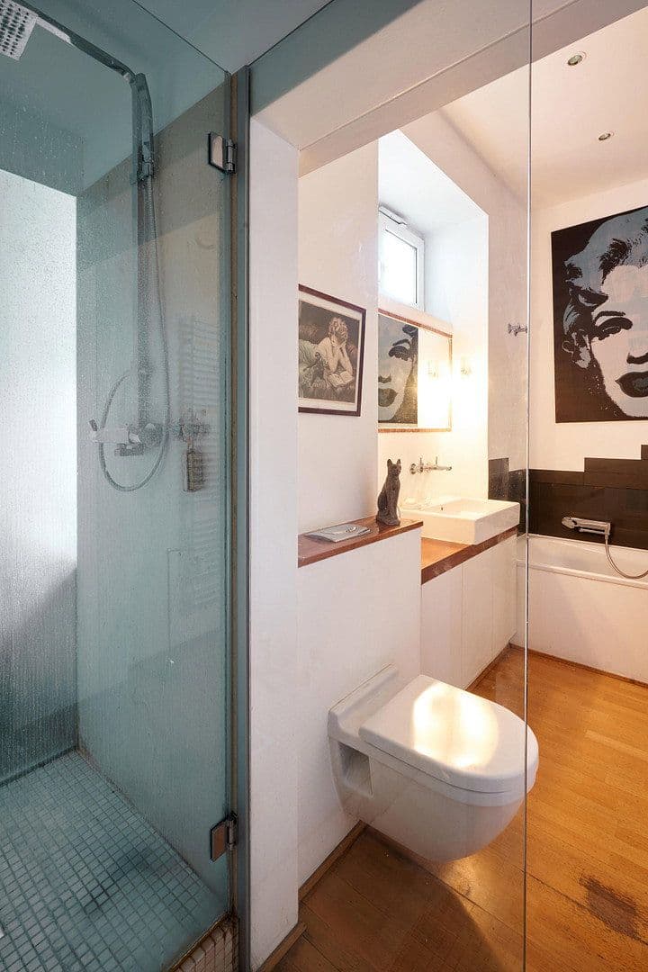 Prodej bytu 6+1 178 m², Düsseldorf, Severní Porýní-Vestfálsko Prodej bytu 6+1 178 m², Düsseldorf, Severní Porýní-Vestfálsko