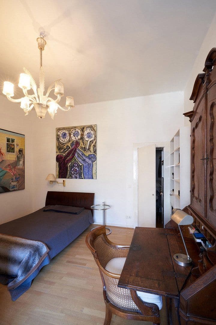 Prodej bytu 6+1 178 m², Düsseldorf, Severní Porýní-Vestfálsko Prodej bytu 6+1 178 m², Düsseldorf, Severní Porýní-Vestfálsko
