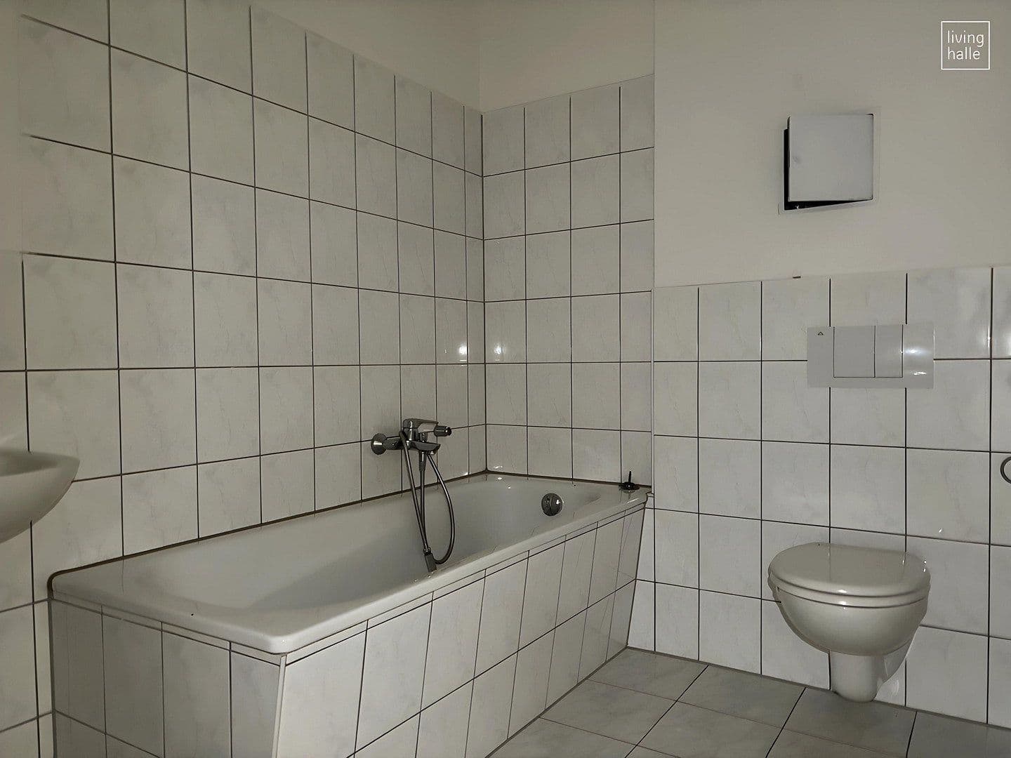 Pronájem bytu 3+1 70 m², Ernst-Kromayer-Straße 11, Halle, Sasko-Anhaltsko Pronájem bytu 3+1 70 m², Ernst-Kromayer-Straße 11, Halle, Sasko-Anhaltsko