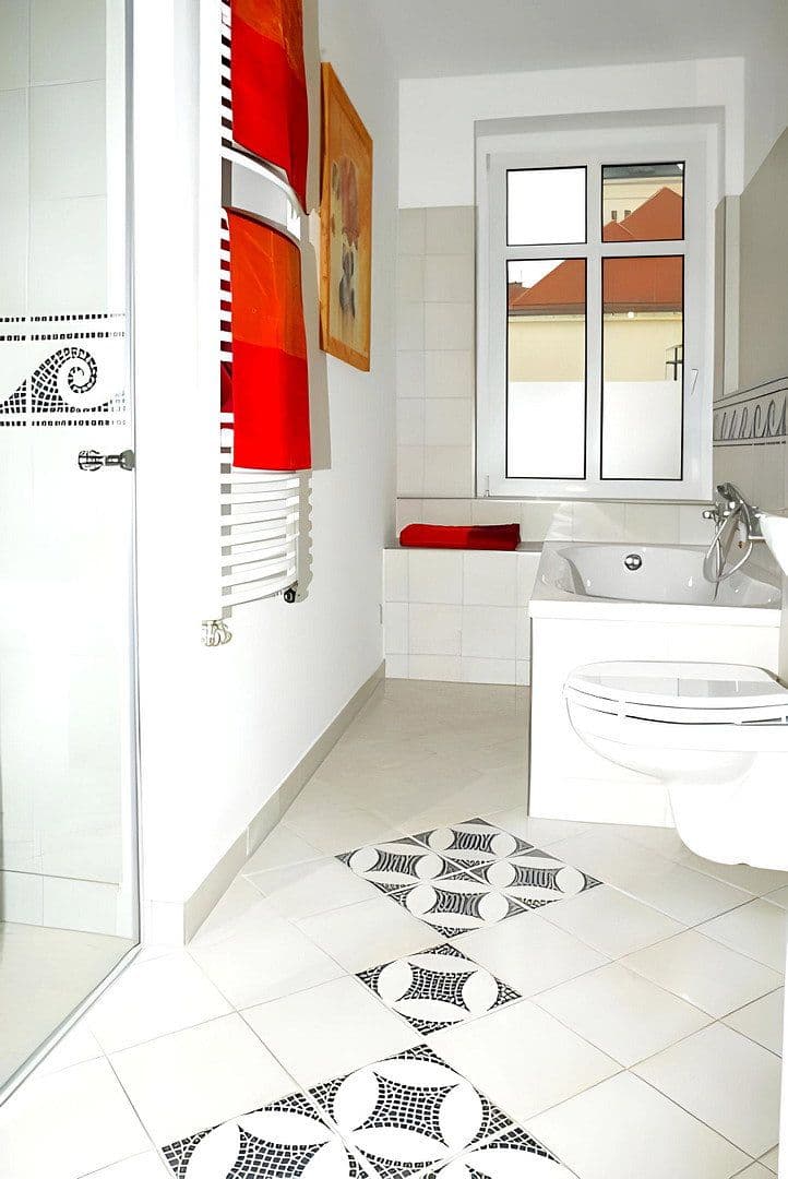 Pronájem bytu 3+1 75 m², Reginenstr. 18, Leipzig, Sasko Pronájem bytu 3+1 75 m², Reginenstr. 18, Leipzig, Sasko