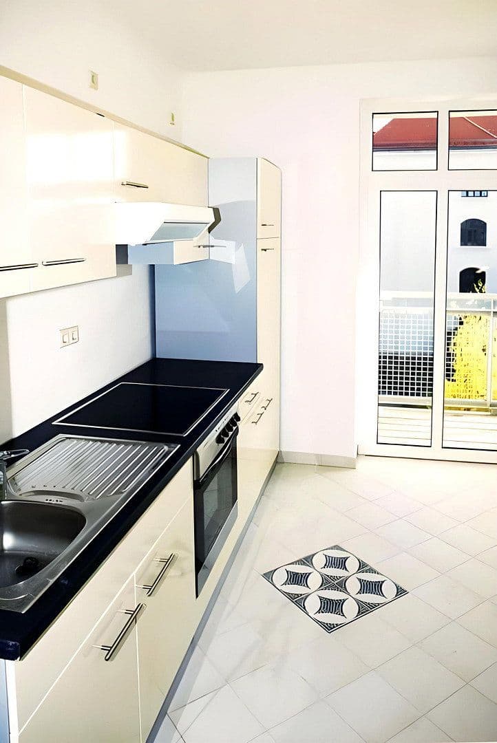 Pronájem bytu 3+1 75 m², Reginenstr. 18, Leipzig, Sasko Pronájem bytu 3+1 75 m², Reginenstr. 18, Leipzig, Sasko