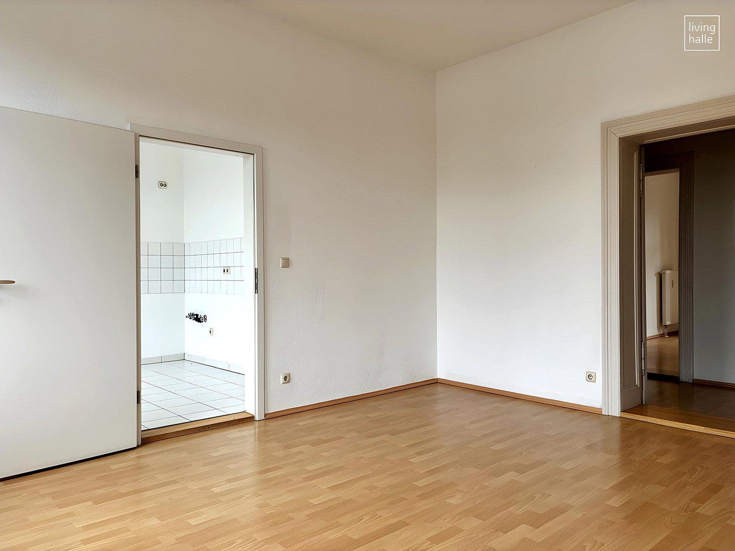 Pronájem bytu 3+1 70 m², Ernst-Kromayer-Straße 11, Halle, Sasko-Anhaltsko Pronájem bytu 3+1 70 m², Ernst-Kromayer-Straße 11, Halle, Sasko-Anhaltsko