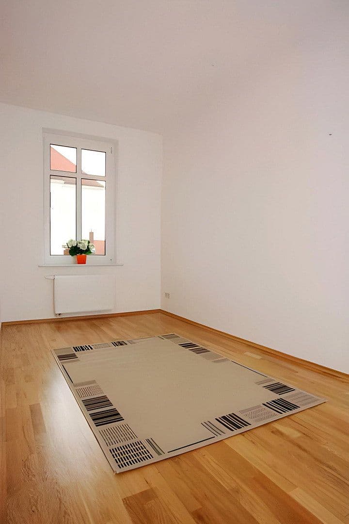 Pronájem bytu 3+1 75 m², Reginenstr. 18, Leipzig, Sasko Pronájem bytu 3+1 75 m², Reginenstr. 18, Leipzig, Sasko
