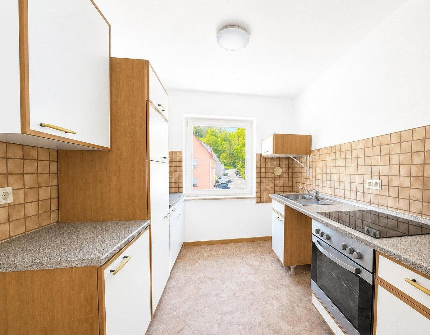 Pronájem bytu 4+1 78 m², Webertalstr. 21, Oberndorf am Neckar, Bádensko-Württembersko Pronájem bytu 4+1 78 m², Webertalstr. 21, Oberndorf am Neckar, Bádensko-Württembersko