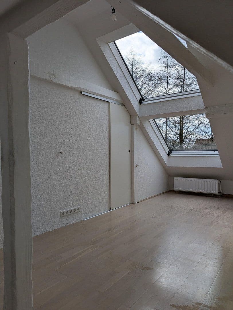Pronájem bytu 2+1 120 m², Wuppertal, Severní Porýní-Vestfálsko Pronájem bytu 2+1 120 m², Wuppertal, Severní Porýní-Vestfálsko