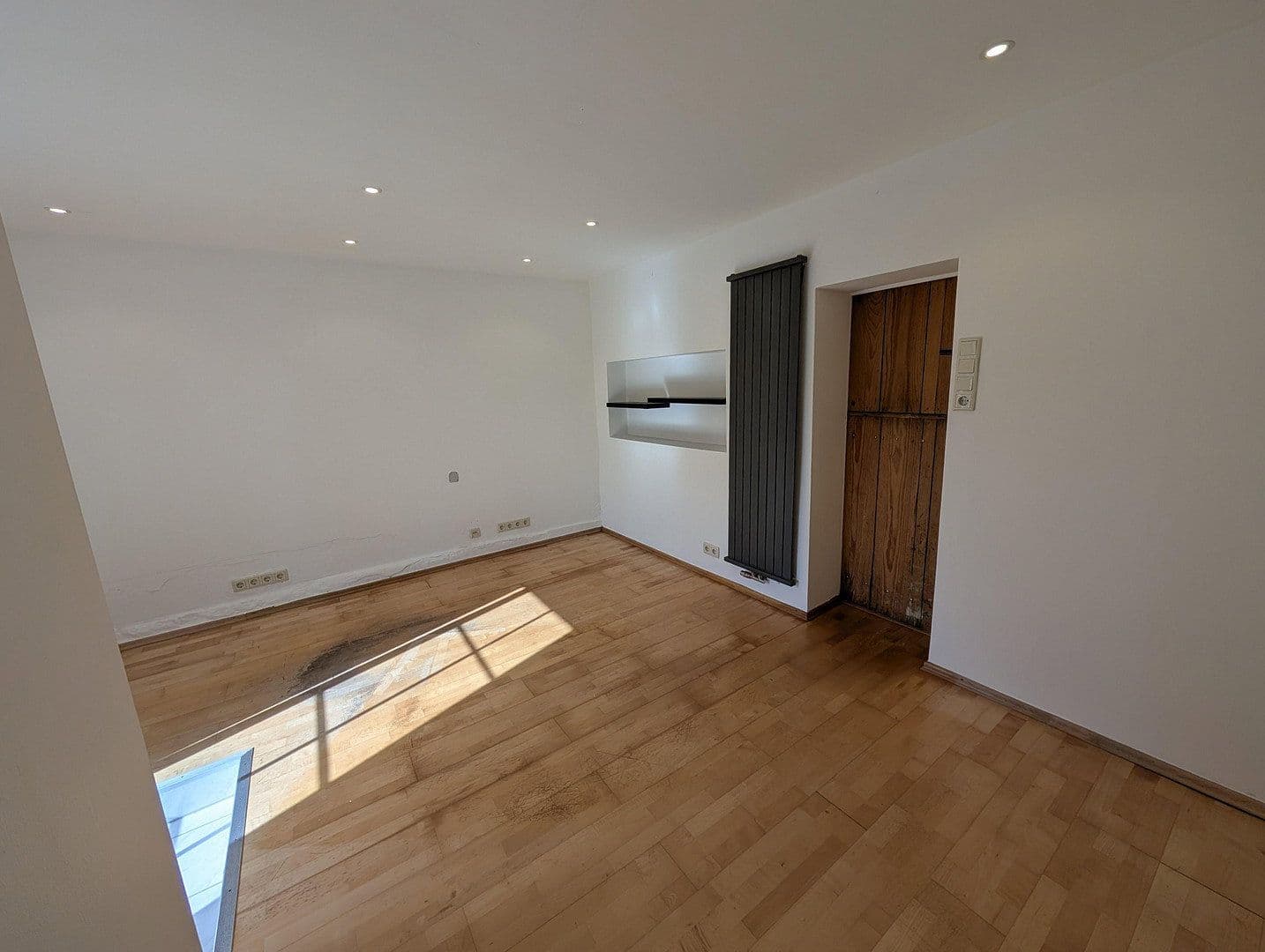 Pronájem bytu 2+1 120 m², Wuppertal, Severní Porýní-Vestfálsko Pronájem bytu 2+1 120 m², Wuppertal, Severní Porýní-Vestfálsko