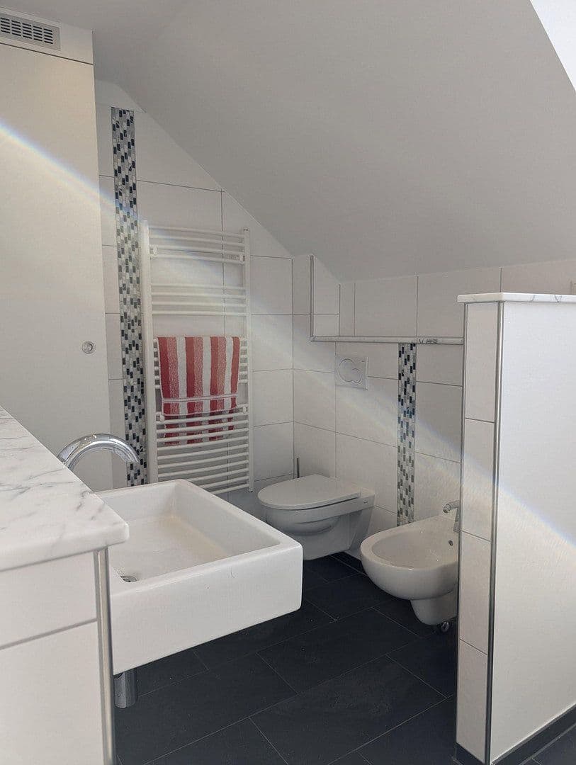 Pronájem bytu 2+1 120 m², Wuppertal, Severní Porýní-Vestfálsko Pronájem bytu 2+1 120 m², Wuppertal, Severní Porýní-Vestfálsko