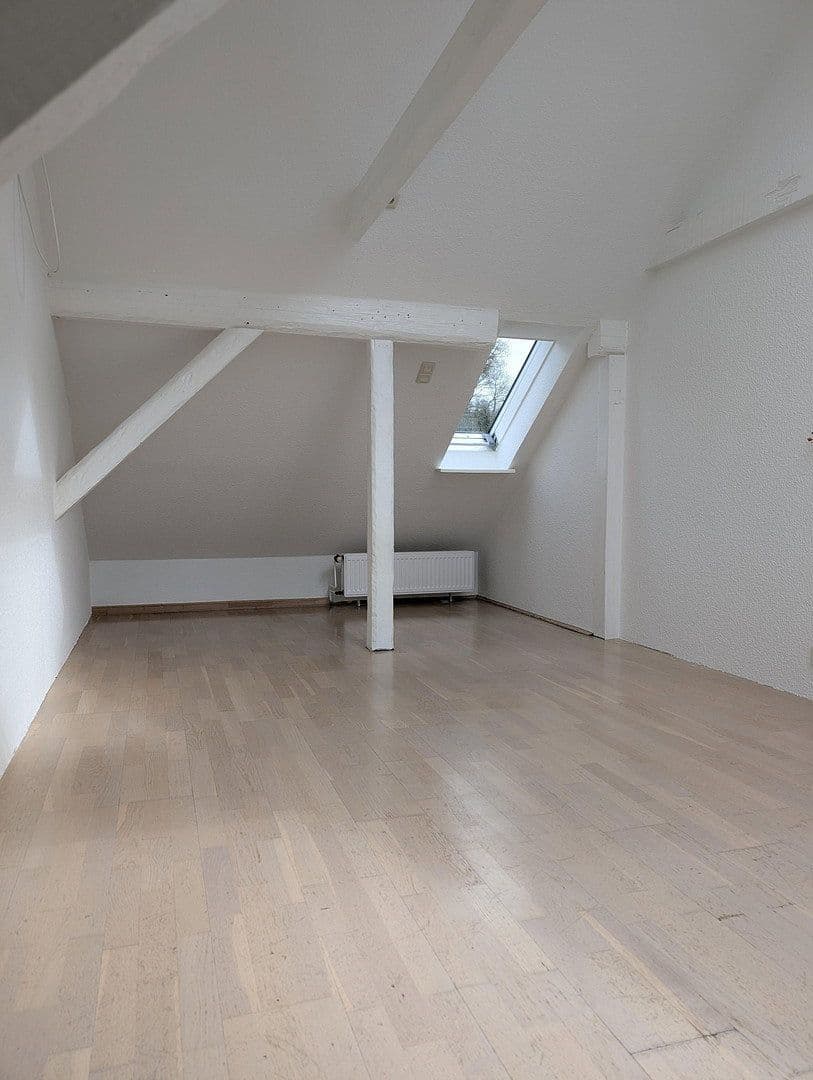 Pronájem bytu 2+1 120 m², Wuppertal, Severní Porýní-Vestfálsko Pronájem bytu 2+1 120 m², Wuppertal, Severní Porýní-Vestfálsko