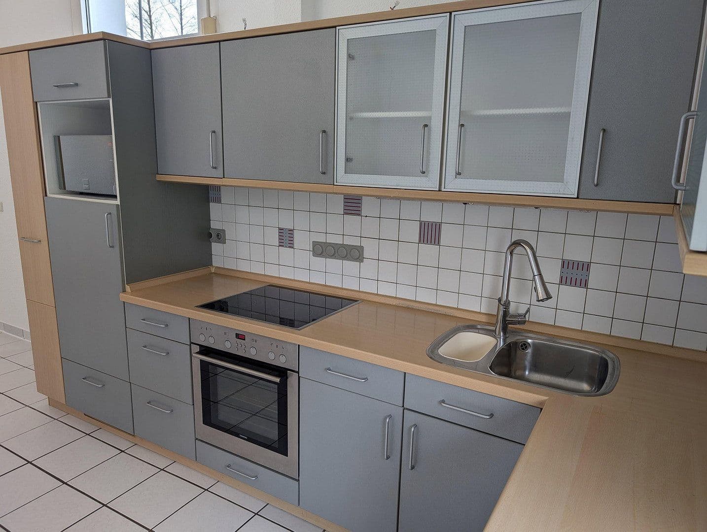 Pronájem bytu 2+1 120 m², Wuppertal, Severní Porýní-Vestfálsko Pronájem bytu 2+1 120 m², Wuppertal, Severní Porýní-Vestfálsko