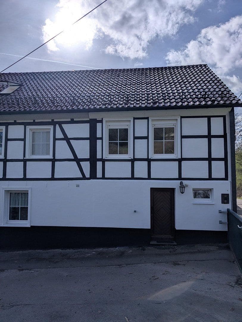 Pronájem bytu 2+1 120 m², Wuppertal, Severní Porýní-Vestfálsko Pronájem bytu 2+1 120 m², Wuppertal, Severní Porýní-Vestfálsko