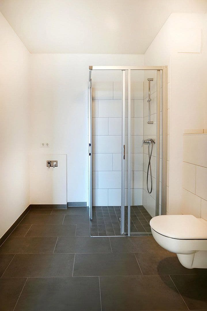 Pronájem bytu 3+1 82 m², Elsa-Neumann-Straße 45, Berlin, Berlín Pronájem bytu 3+1 82 m², Elsa-Neumann-Straße 45, Berlin, Berlín