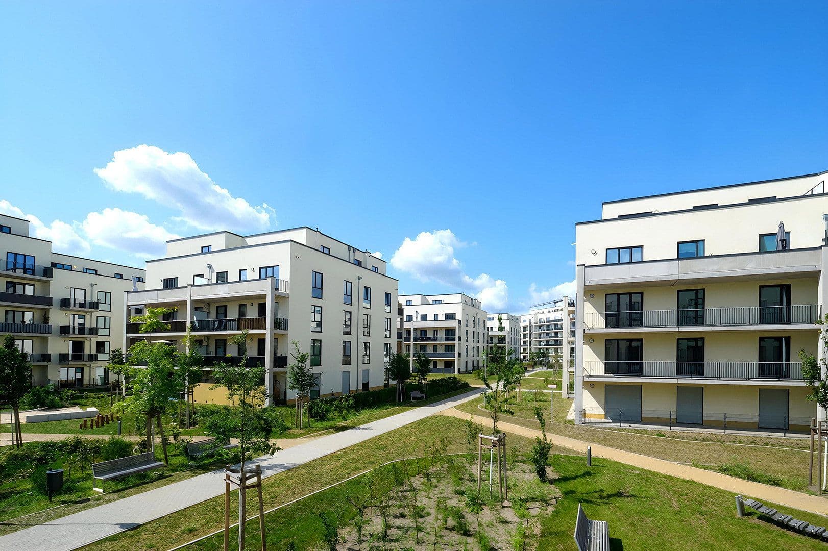 Pronájem bytu 3+1 82 m², Elsa-Neumann-Straße 45, Berlin, Berlín Pronájem bytu 3+1 82 m², Elsa-Neumann-Straße 45, Berlin, Berlín